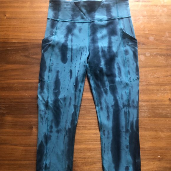 Lululemon Invigorate High-Rise Crop 23"- Size 6 - Picture 1 of 3